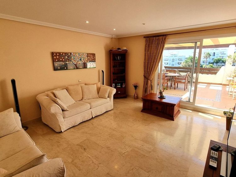 Apartment | Resale in Selwo in Selwo, Costa del Sol - Photo 3