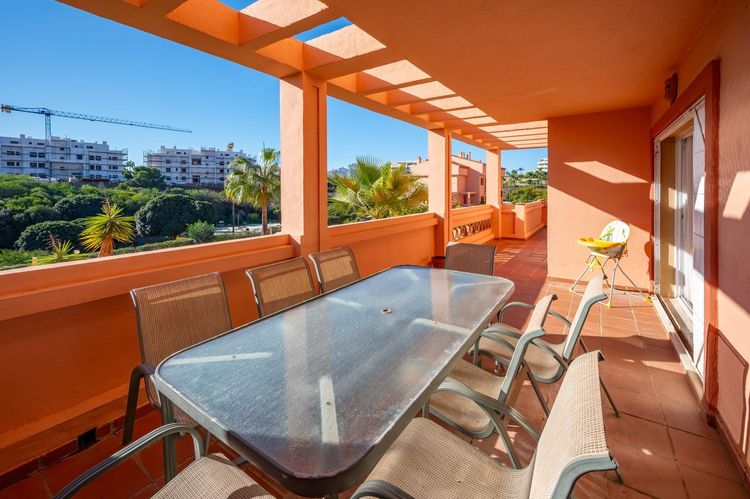 Apartment | Resale in El Faro in El Faro, Costa del Sol - Photo 3