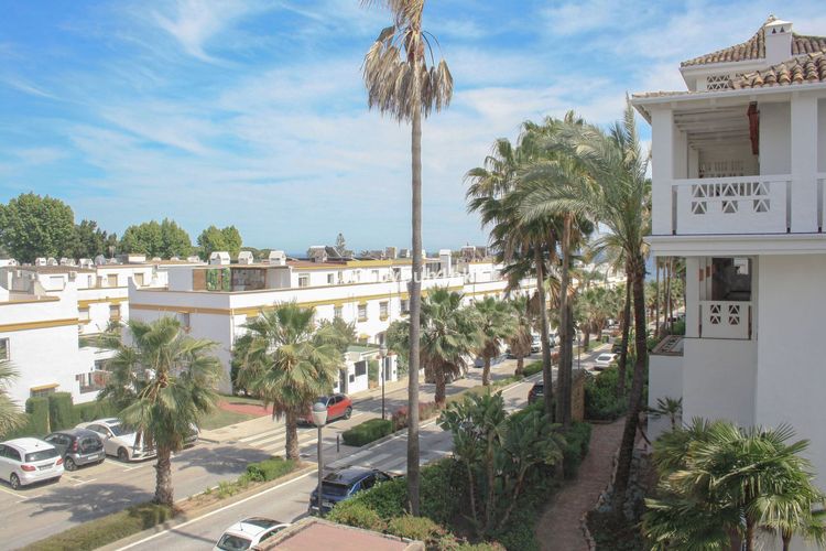 Apartment | Resale in Marbella in Marbella Others, Costa del Sol - Photo 3