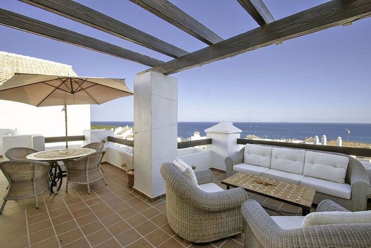 Penthouse | Resale in La Alcaidesa in La Alcaidesa, Costa del Sol - Photo 3