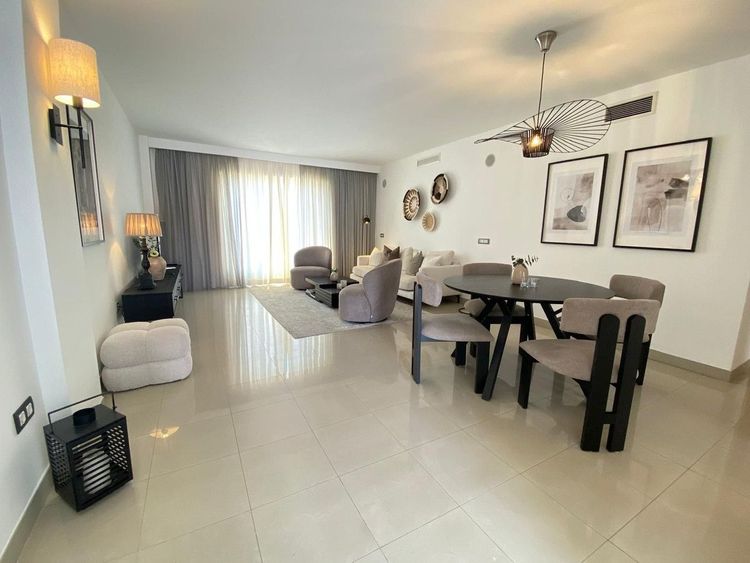 Penthouse | Resale in Estepona in Estepona, Costa del Sol - Photo 3