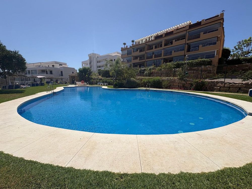 Apartment | Resale in Calanova Golf in Calanova Golf, Costa del Sol - Main property photo