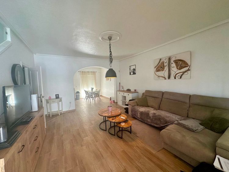 House | Resale in Dona Pepa in Dona Pepa, Costa Blanca - Photo 3