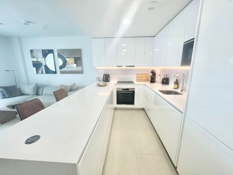 Apartment | Resale in Calanova Golf in Calanova Golf, Costa del Sol - Photo 3