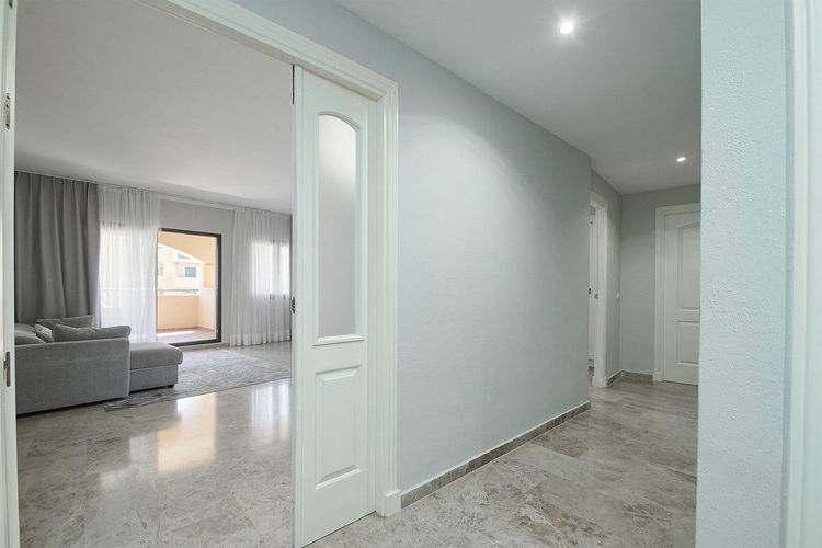 Apartment | Resale in San Pedro de Alcántara in San Pedro de Alcántara Others, Costa del Sol - Photo 5