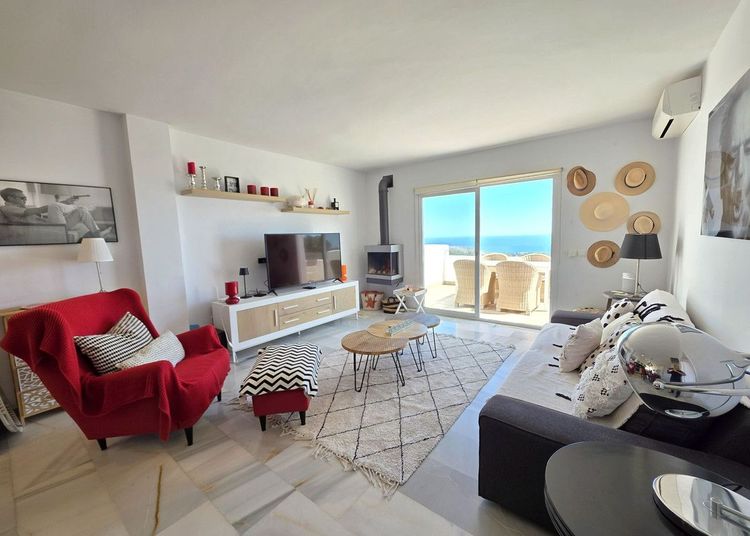 Apartment | Resale in La Mairena in La Mairena, Costa del Sol - Photo 2