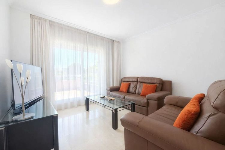 Apartment | Resale in Casares Playa in Casares Playa, Costa del Sol - Photo 3