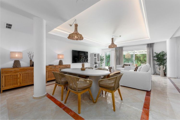Apartment | Resale in San Roque in San Roque, Costa del Sol - Photo 3