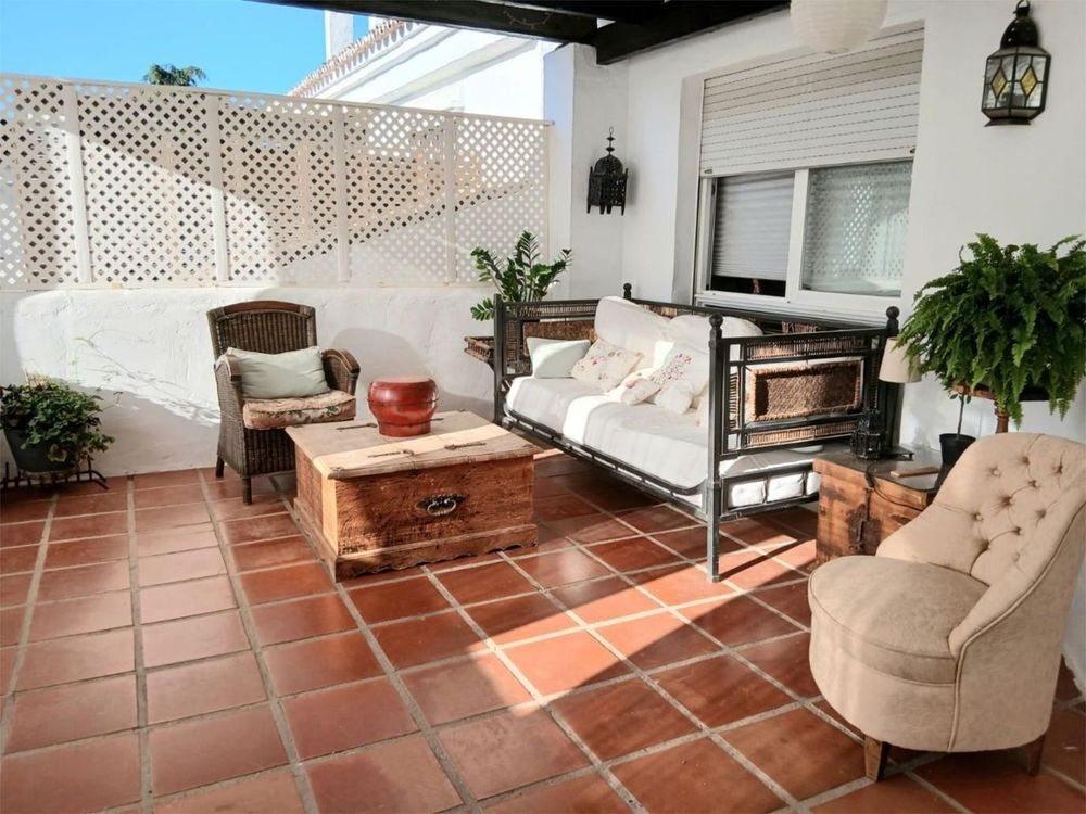 Penthouse | Resale in Nueva Andalucía in Nueva Andalucía, Costa del Sol - Main property photo