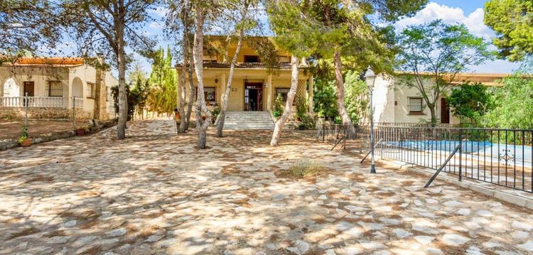 House | Resale in Torrevieja in Torrevieja, Costa Blanca - Photo 5