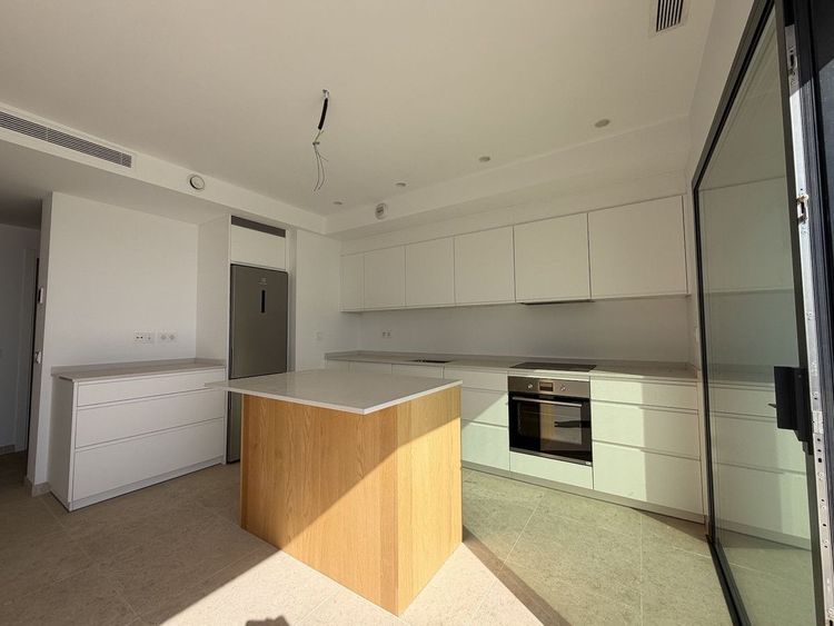 House | Resale in Torrox Costa in Torrox Costa, Costa del Sol - Photo 2