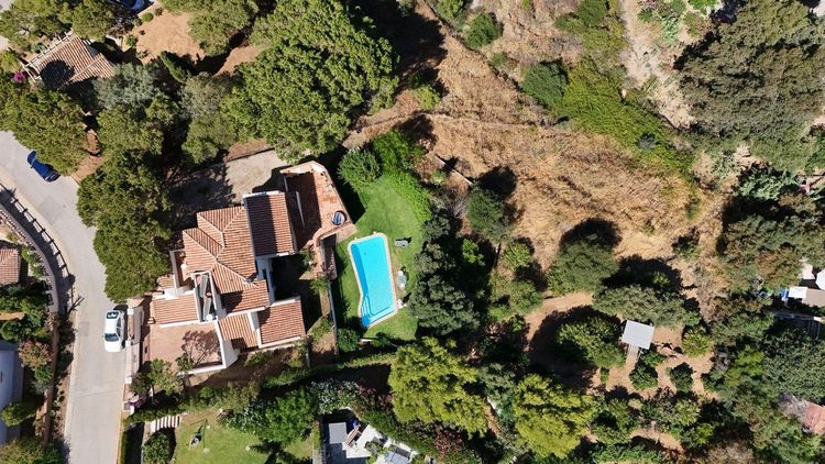 House | Resale in Valtocado in Valtocado, Costa del Sol - Photo 2