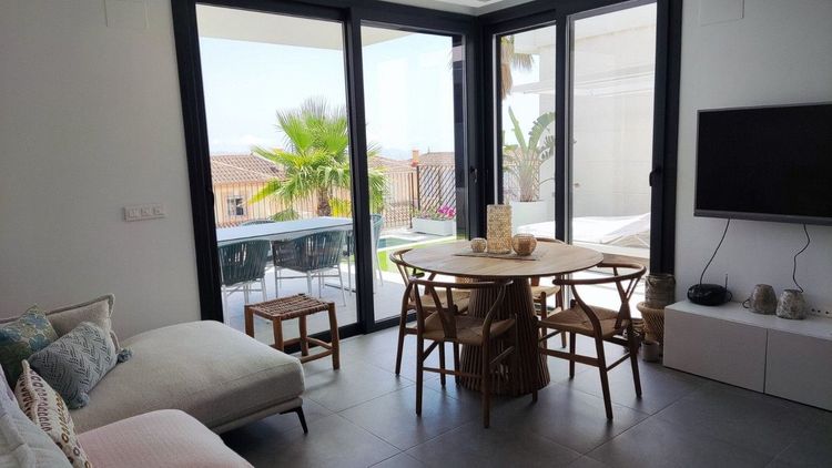House | Resale in Polop in Polop, Costa Blanca - Photo 4