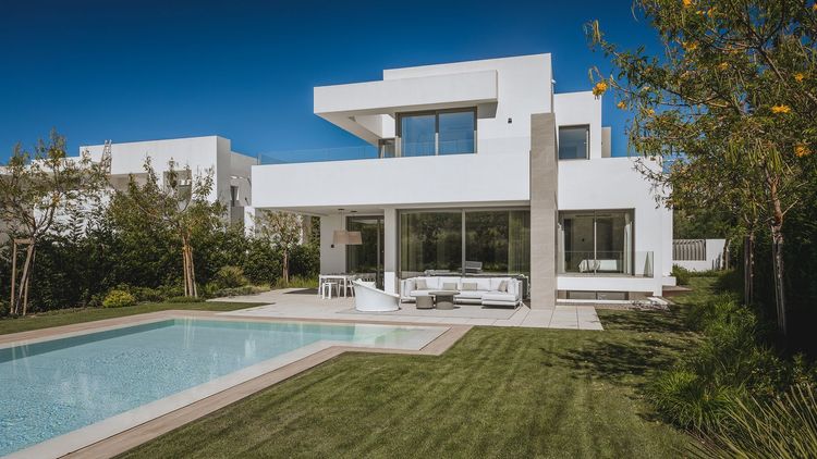 House | Resale in El Paraiso - Development photo 1