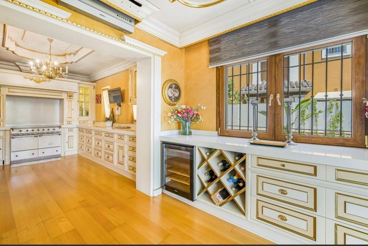 House | Resale in Nagüeles - Development photo 1