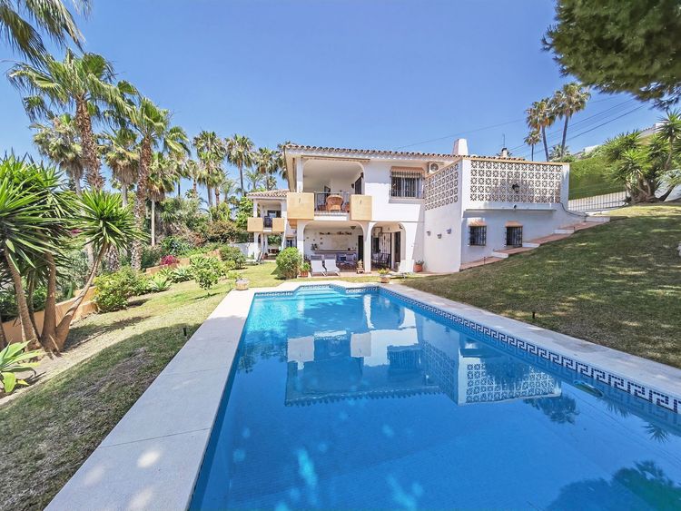 House | Resale in Elviria - Development photo 1