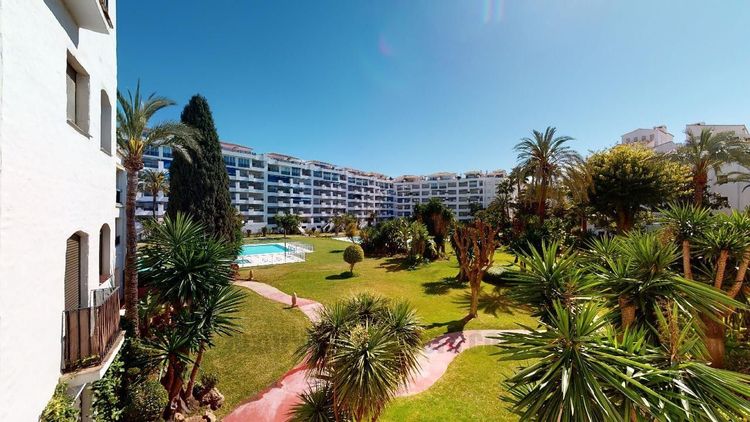 Apartment | Resale in Puerto Banús in Puerto Banús, Costa del Sol - Photo 4