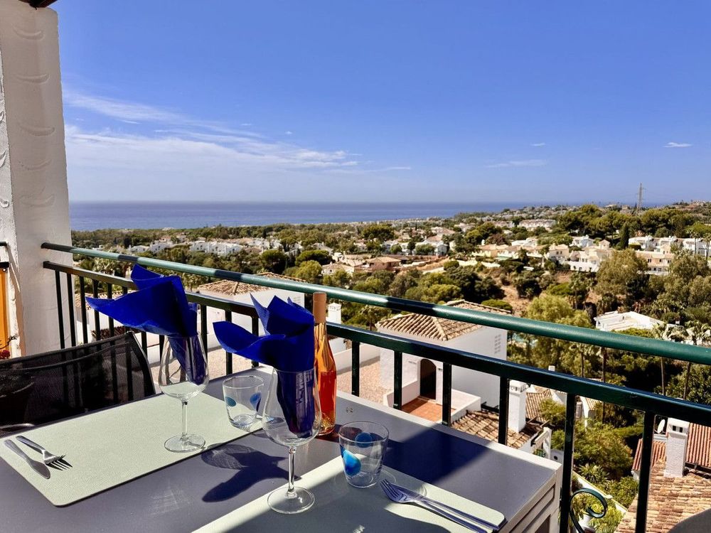 Penthouse | Resale in Calahonda in Calahonda, Costa del Sol - Main property photo