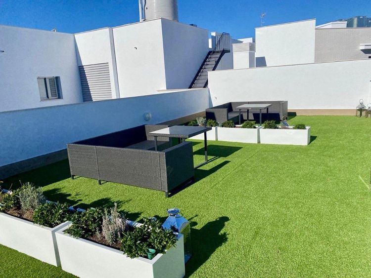 listing card gallery