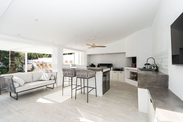 House | Resale in El Paraiso in El Paraiso, Costa del Sol - Photo 2