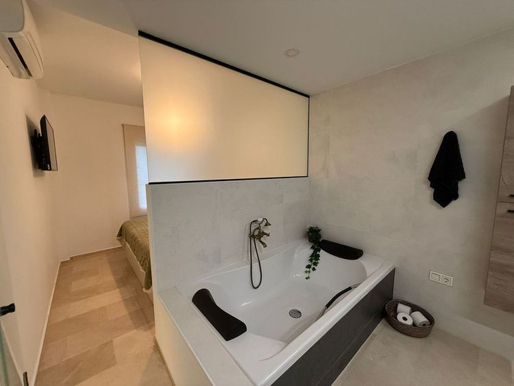 Apartment | Resale in Riviera del Sol in Riviera del Sol, Costa del Sol - Photo 4