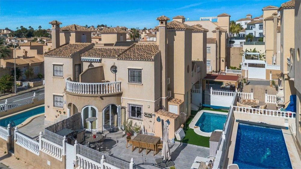 House | Resale in Villamartin in Villamartin, Costa Blanca - Main property photo