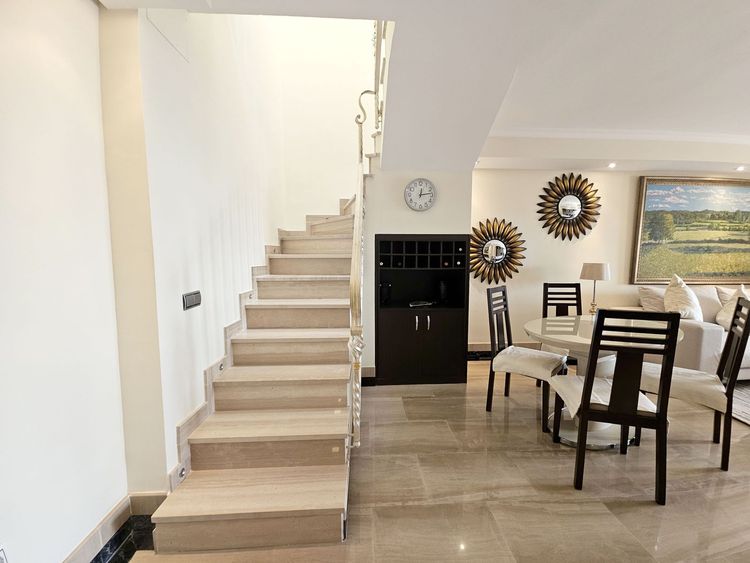 Apartment | Resale in New Golden Mile in New Golden Mile, Costa del Sol - Photo 4