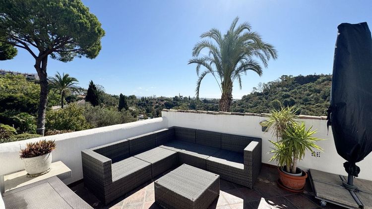 Apartment | Resale in Los Almendros in Los Almendros, Los Arqueros-Puerto del Almendro, Costa del Sol - Photo 4