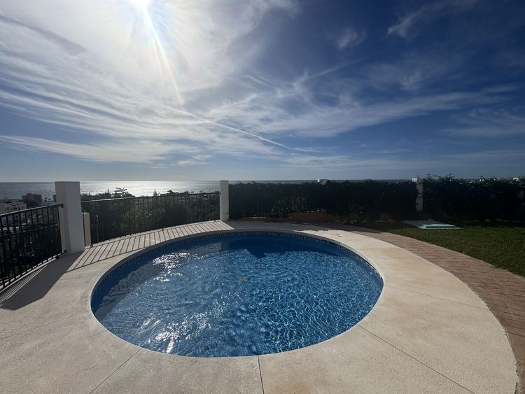 House | Resale in Rincón de la Victoria in Rincón de la Victoria, Costa del Sol - Photo 3