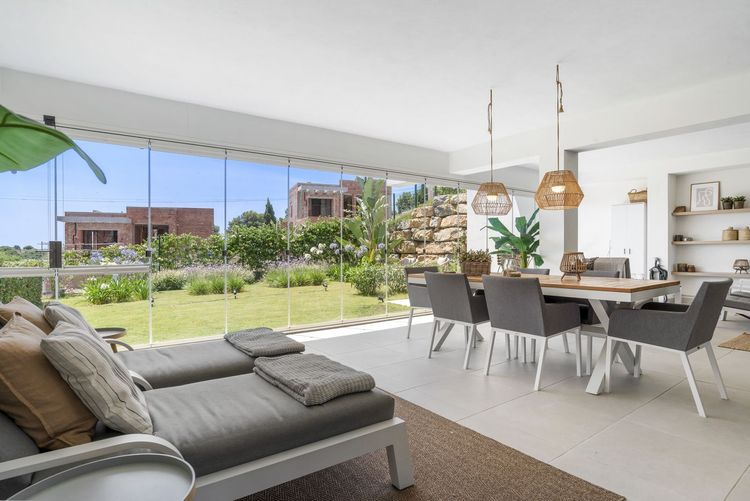 listing card gallery