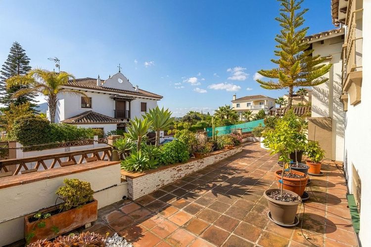 House | Resale in Coín in Coín, Costa del Sol - Photo 5