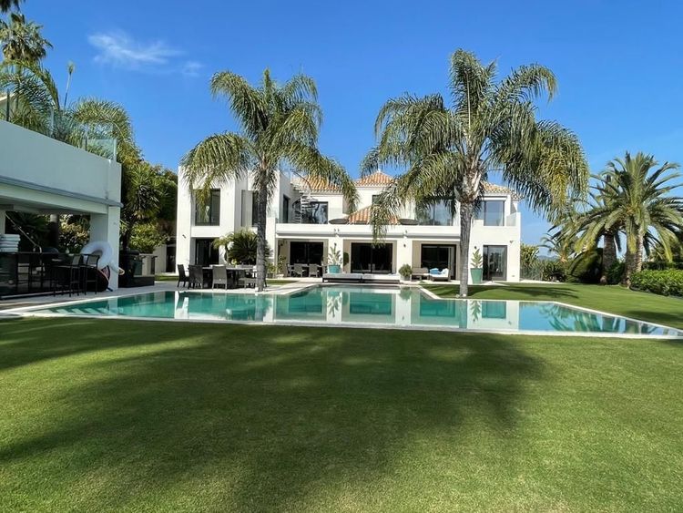 House | Resale in Sierra Blanca - Development photo 1