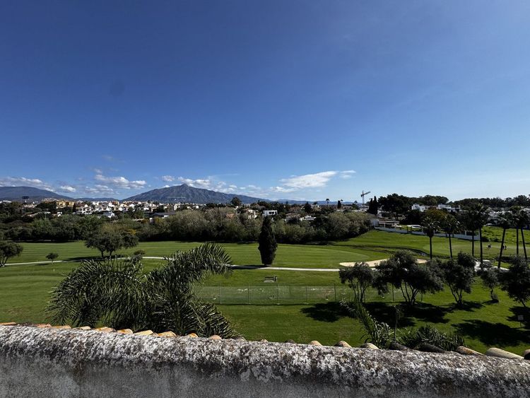 Penthouse | Resale in Guadalmina Baja in Guadalmina Baja, Costa del Sol - Photo 2