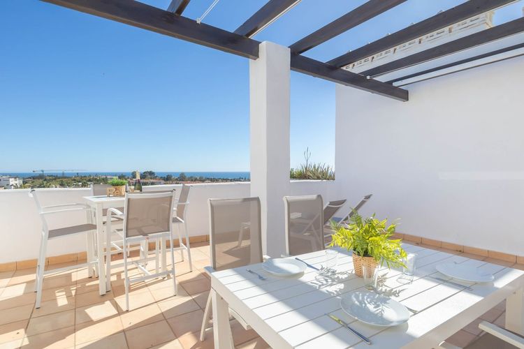 Apartment | Resale in Estepona in Estepona, Costa del Sol - Photo 3
