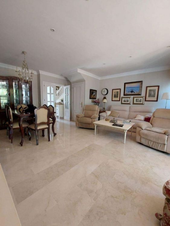House | Resale in Marbella in Marbella Others, Costa del Sol - Photo 2