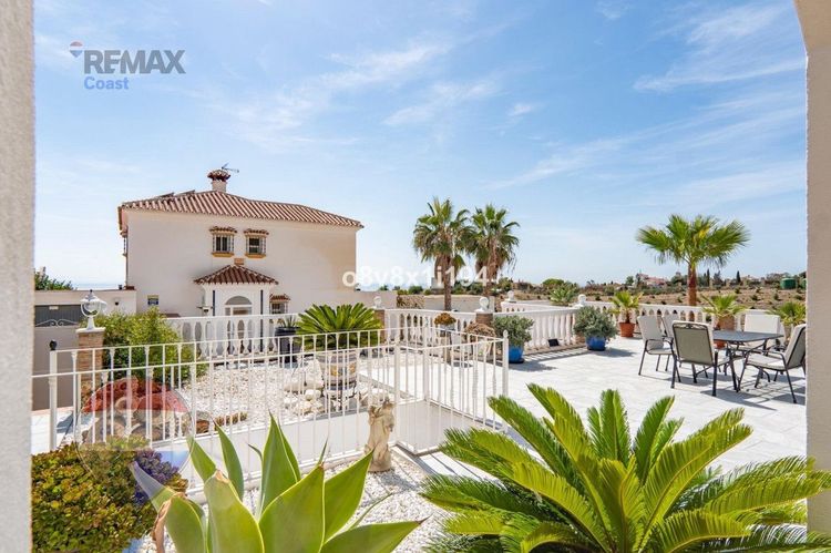 House | Resale in Benajarafe in Benajarafe, Benajarafe - Almayate Bajo, Costa del Sol - Photo 2