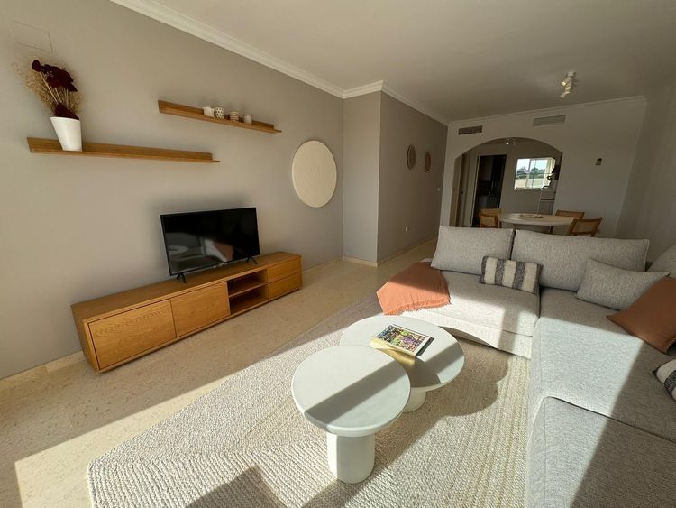 Apartment | Resale in Elviria in Elviria, Costa del Sol - Photo 5