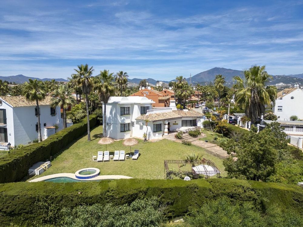 House | Resale in Atalaya in Atalaya, Costa del Sol - Main property photo
