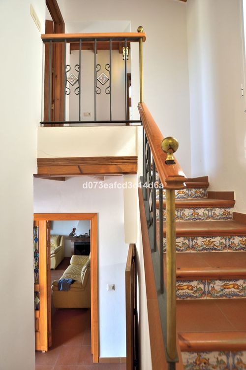 House | Resale in Los Prados in Los Prados, Costa del Sol - Photo 3