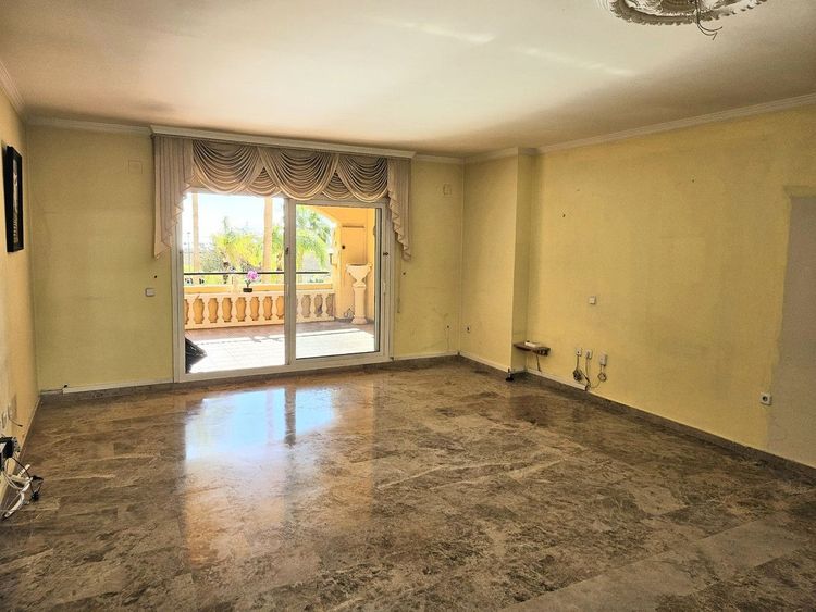 Apartment | Resale in San Pedro de Alcántara in San Pedro de Alcántara Others, Costa del Sol - Photo 2