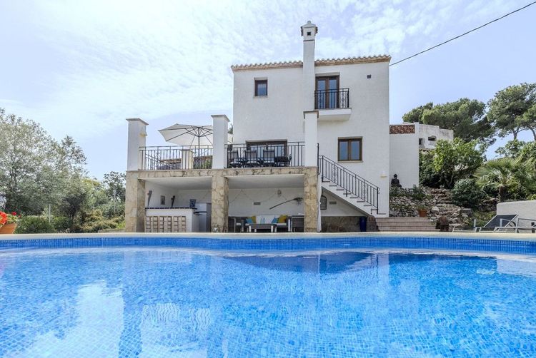 House | Resale in Javea in Javea, Costa Blanca - Photo 2