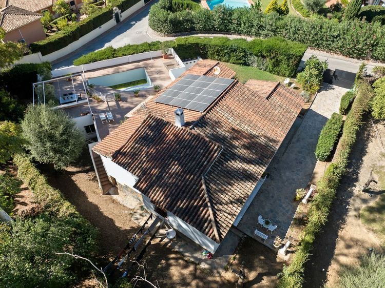 House | Resale in Marbella in Marbella Others, Costa del Sol - Photo 2