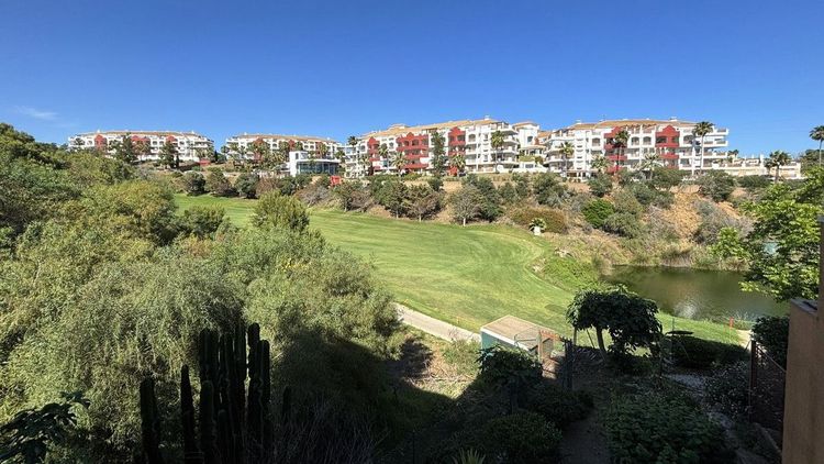 Apartment | Resale in Riviera del Sol in Riviera del Sol, Costa del Sol - Photo 2