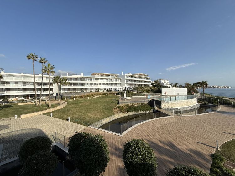 Apartment | Resale in Estepona in Estepona, Costa del Sol - Photo 5