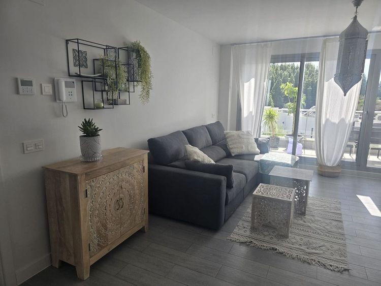 Apartment | Resale in El Faro in El Faro, Costa del Sol - Photo 4