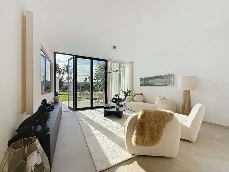 House | Resale in Nueva Andalucía in Nueva Andalucía Others, Costa del Sol - Photo 4