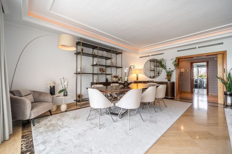 Apartment | Resale in Puerto Banús in Puerto Banús, Costa del Sol - Photo 4