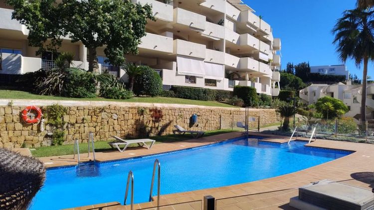Apartment | Resale in Elviria in Elviria, Marbella East, Costa del Sol - Photo 4