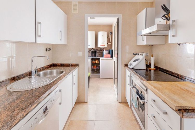 Penthouse | Resale in Estepona in Estepona, Costa del Sol - Photo 3