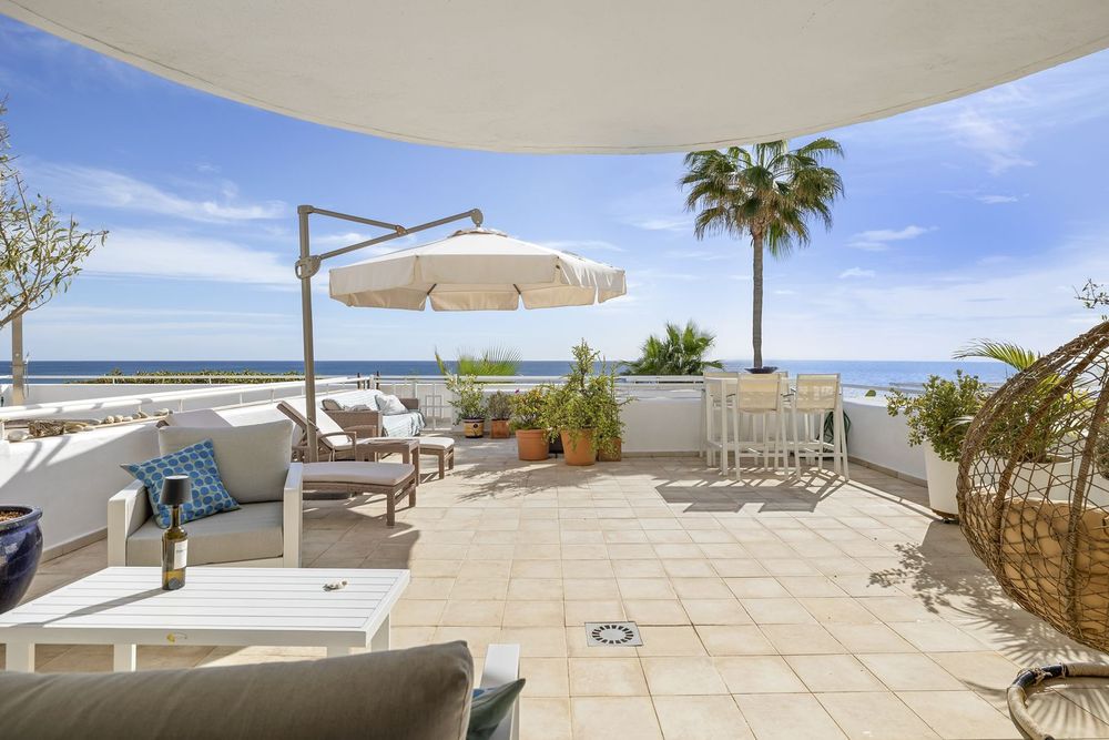 Apartment | Resale in Estepona in Estepona, Costa del Sol - Main property photo